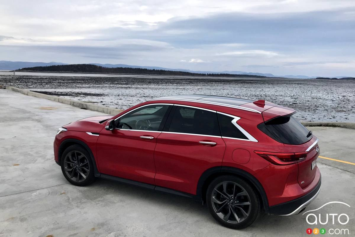 L'Infiniti QX50 2020, à la plage
